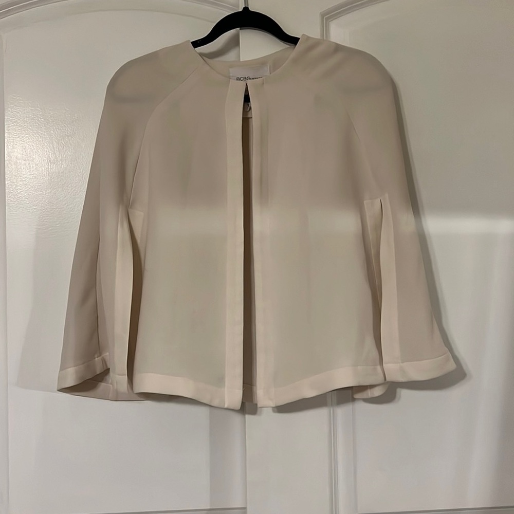 BCBG Generation - Off white short sleeve cape - Size Small